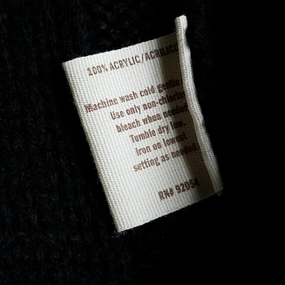 Y2K Decree Short Sleeve Cardigan w/decor buttons - Picture 4 of 8